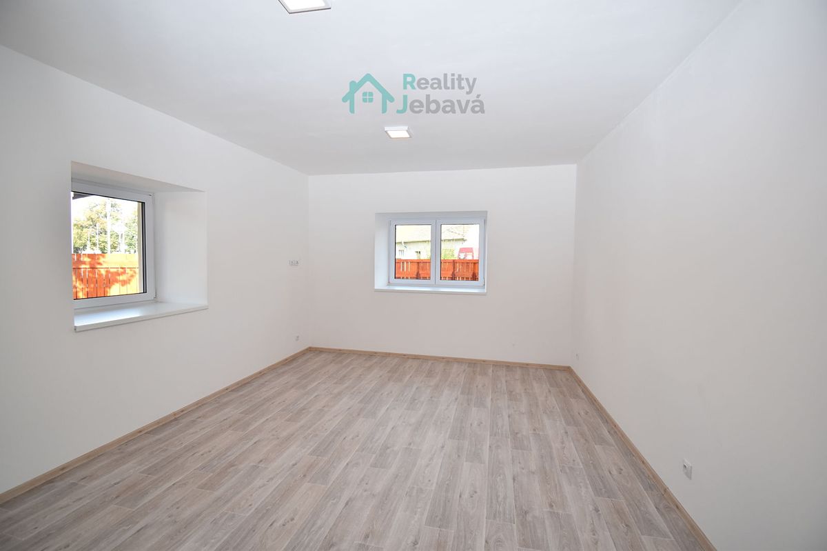 Prodej rodinného domu 140 m², pozemek 490 m² – fotografie 4