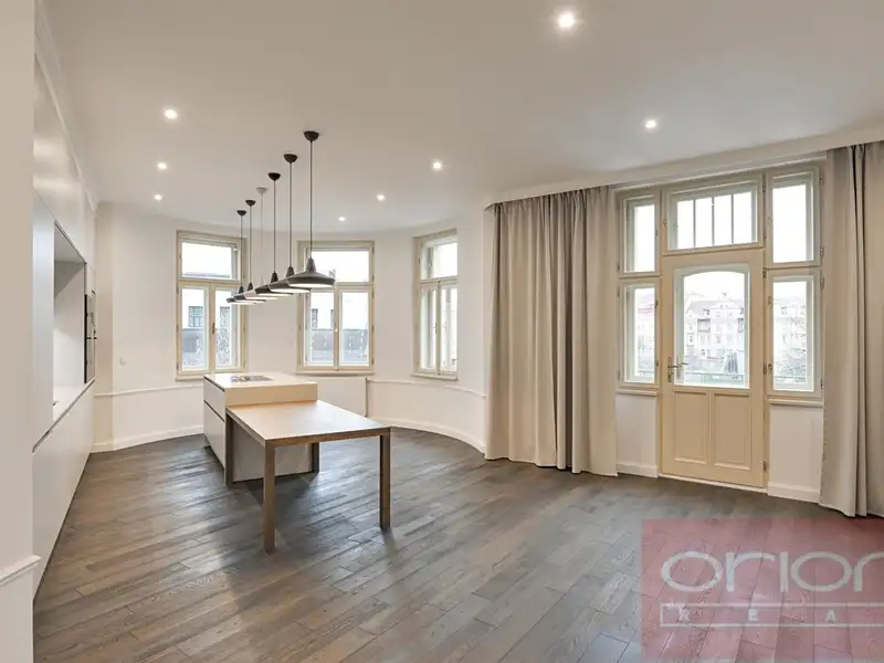 Pronájem bytu 4+kk 167 m², Praha – náhled fotky 1