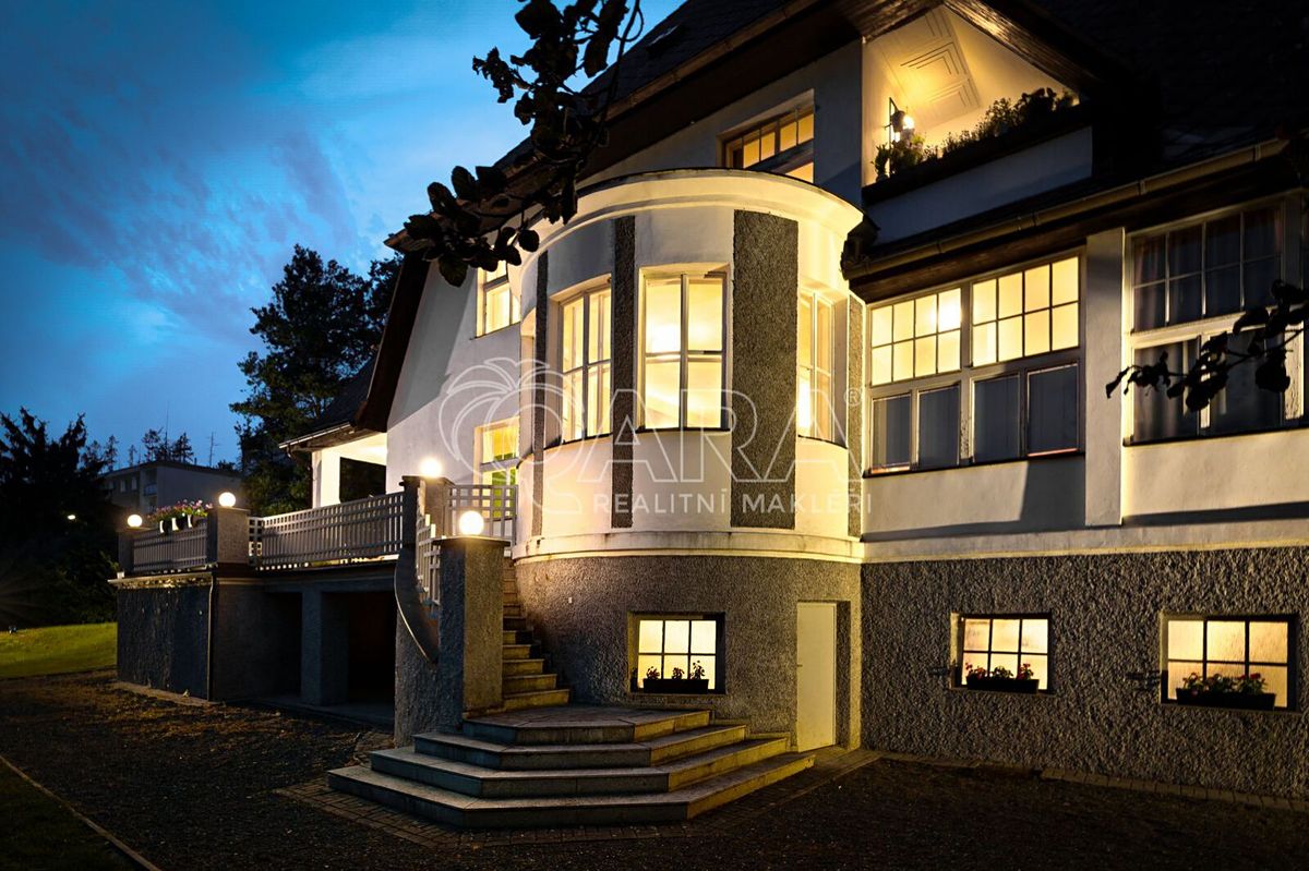 Prodej vily 747 m², pozemek 6001 m²