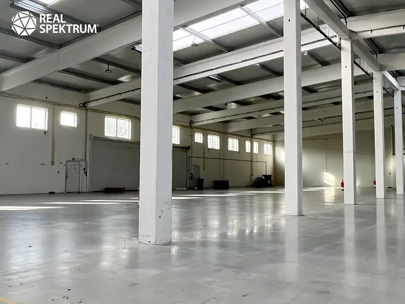 Pronájem skladového prostoru 2000 m², Kuřim – náhled fotky 3