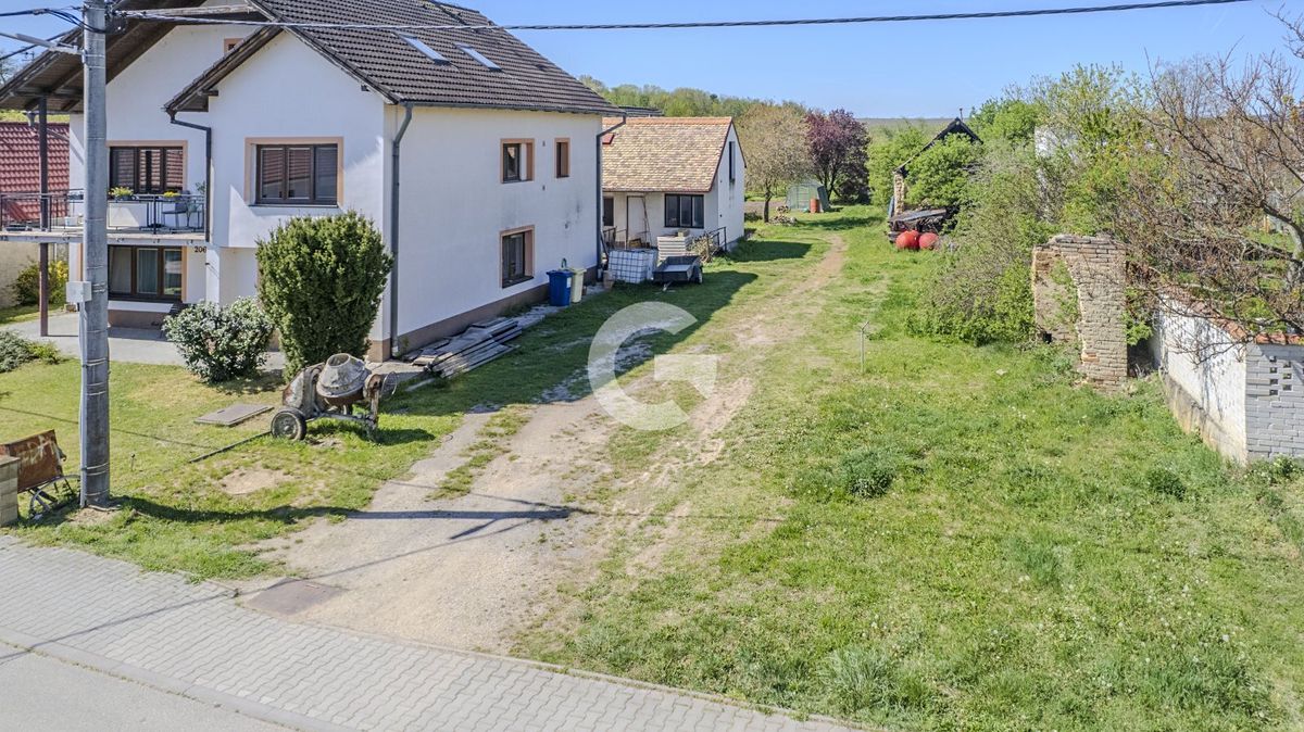 Prodej stavebního pozemku 728 m² – fotografie 2