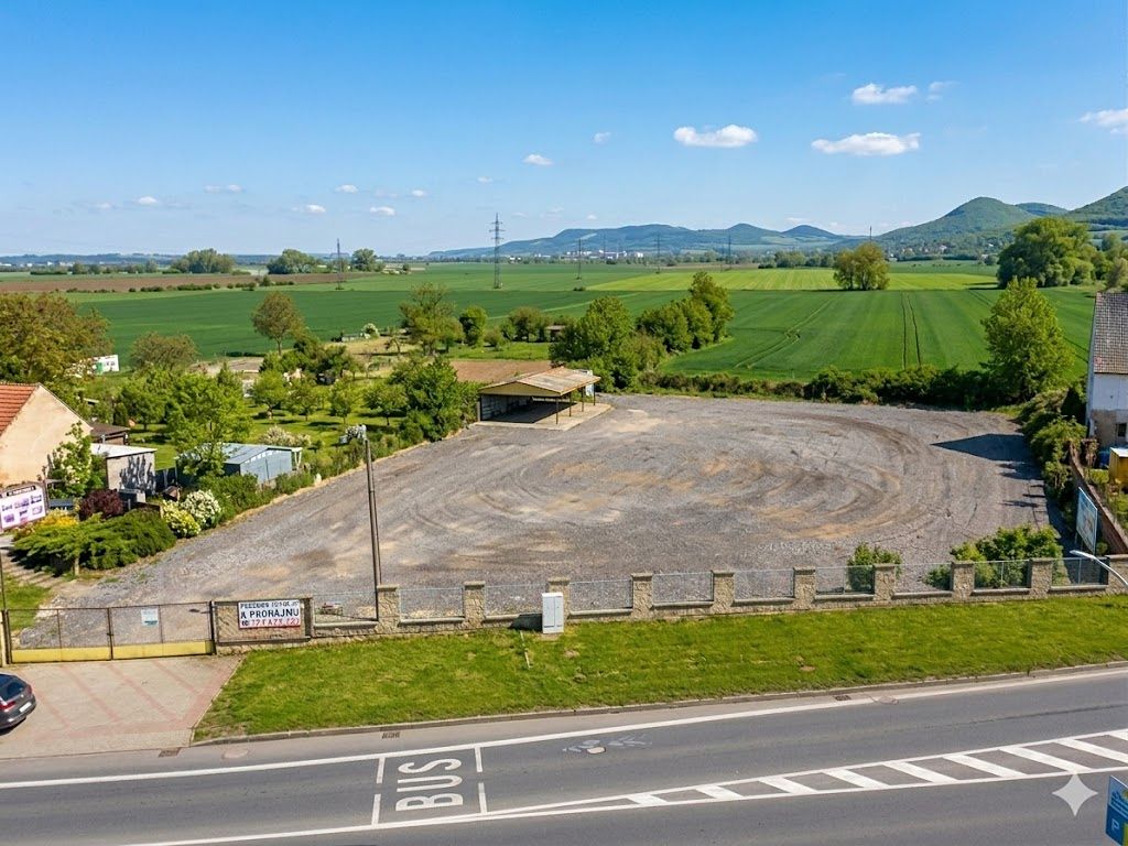 Pronájem komerčního pozemku 3070 m² – fotografie 4