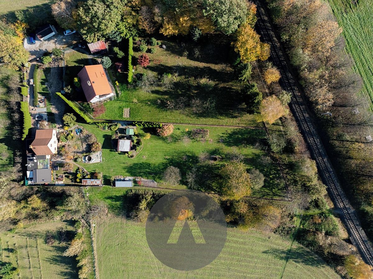 Prodej stavebního pozemku 1800 m² – fotografie 2