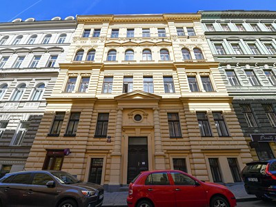 Prodej komerčního prostoru, 92 m² (2 z 11)