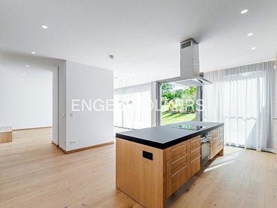 Pronájem bytu 4+kk 137 m² — photo 2