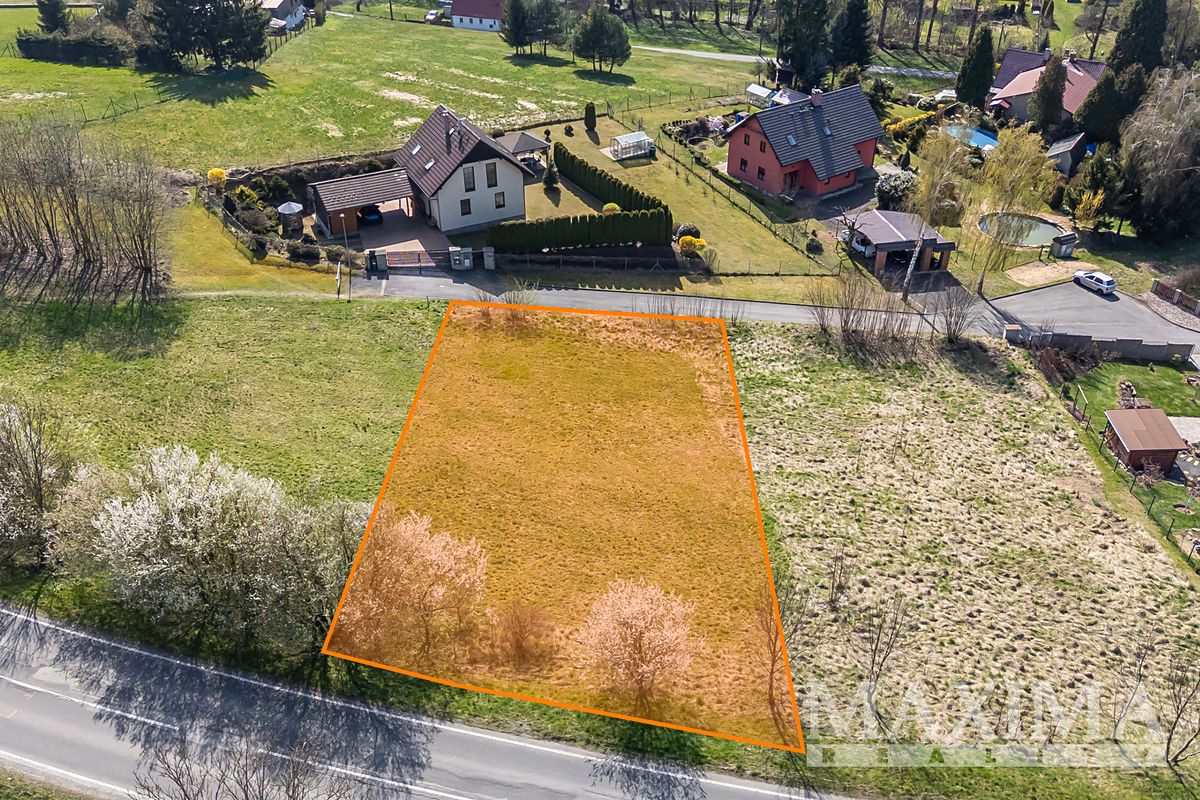 Prodej stavebního pozemku 1050 m² – fotografie 3