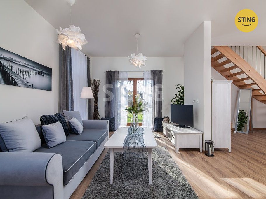 Prodej rodinného domu 106 m², pozemek 855 m² – fotografie 2