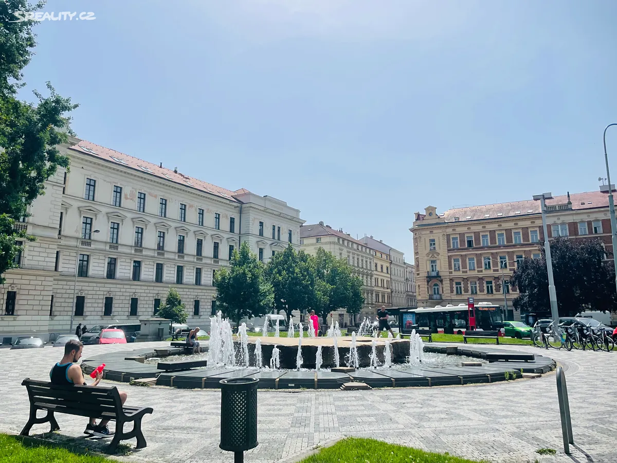 Prodej činžovního domu 2000 m² – pohled 4