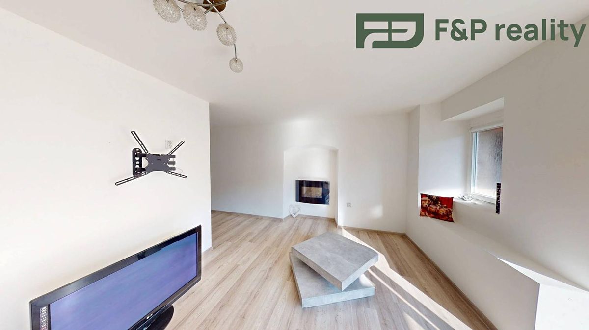 Prodej rodinného domu 215 m², pozemek 300 m² – fotografie 4