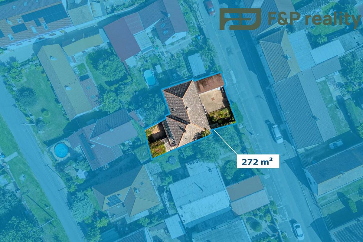Prodej rodinného domu 215 m², pozemek 300 m² – fotografie 3