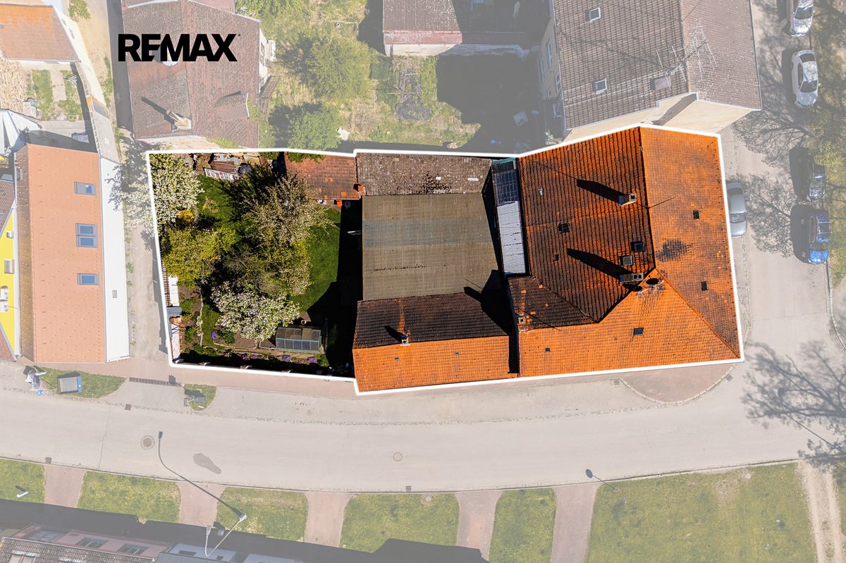 Prodej rodinného domu 237 m², pozemek 820 m² – fotografie 2