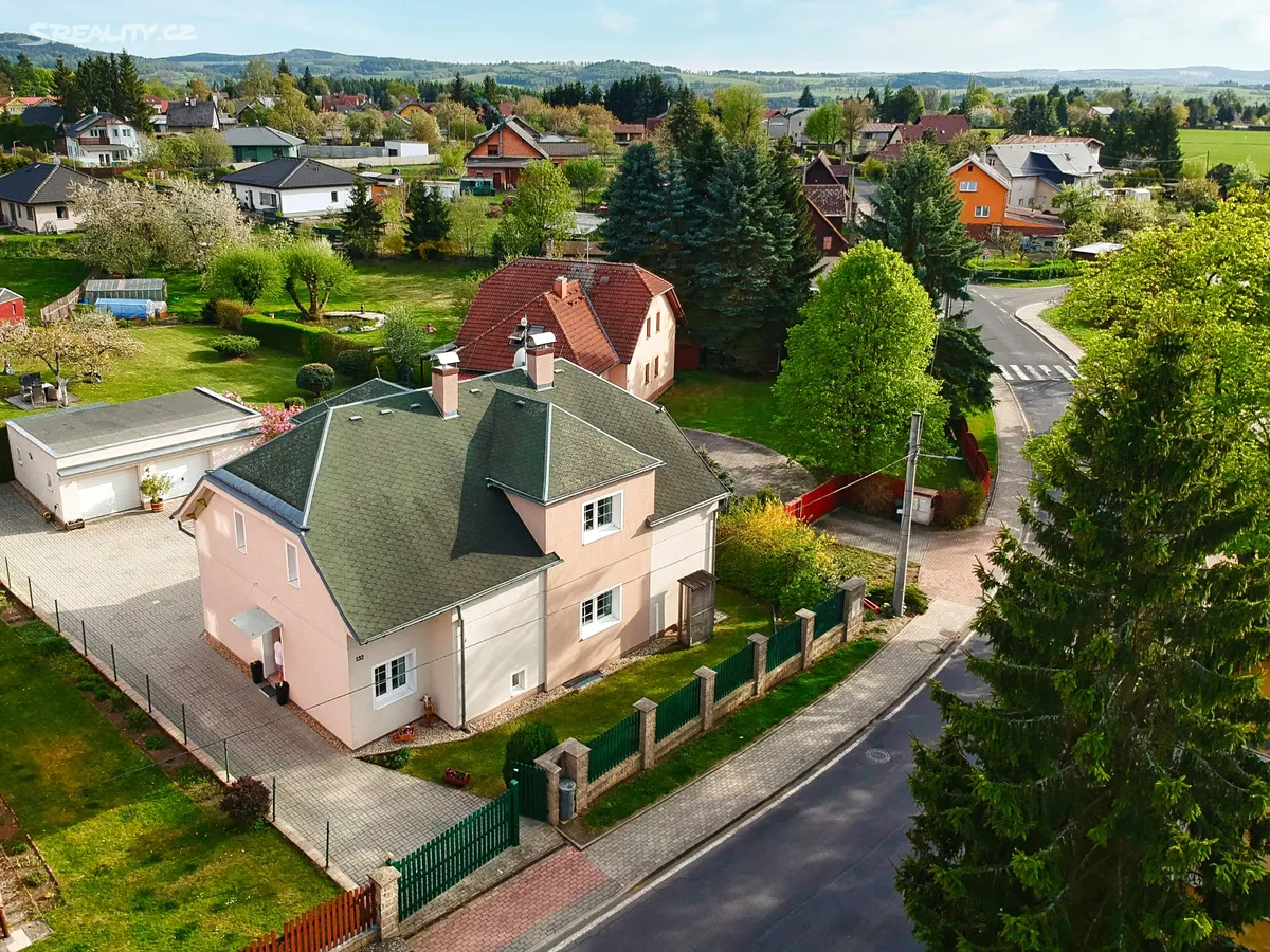 Prodej rodinného domu 194 m², pozemek 1364 m² – pohled 2