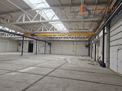 Pronájem komerčního prostoru, 1 300 m² (2 z 11)