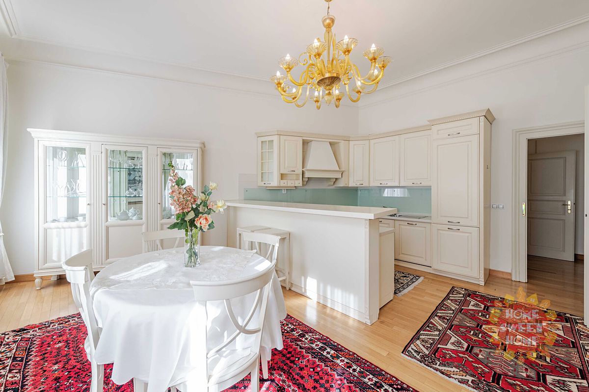 Pronájem bytu 4+kk 122 m²