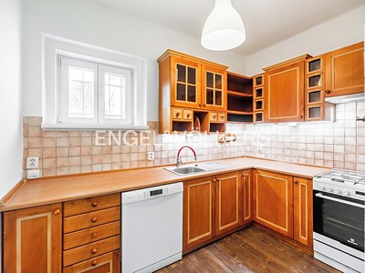 Pronájem  vily 214 m², pozemek 292 m² — photo 3