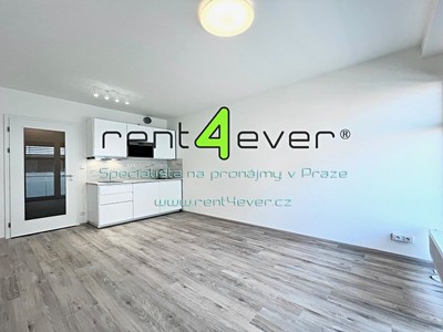 Pronájem bytu 1+kk 27 m²