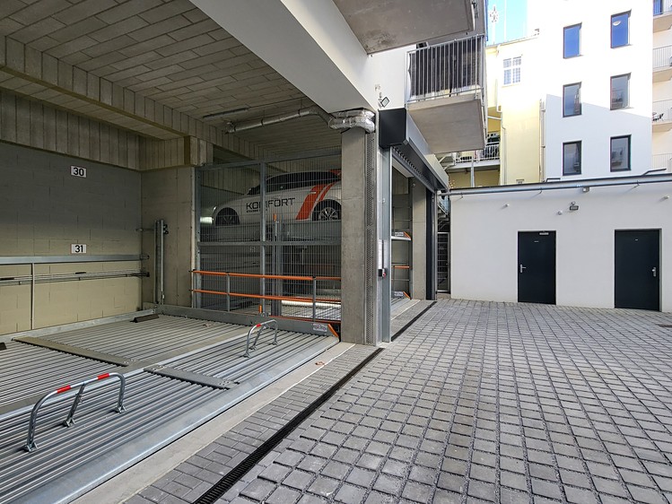 Pronájem nemovitosti, 12 m² (2 z 7)