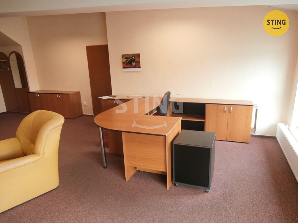 Pronájem kanceláře 412 m² – fotografie 2
