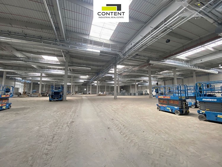 Pronájem komerčního prostoru, 2 354 m² (7 z 11)