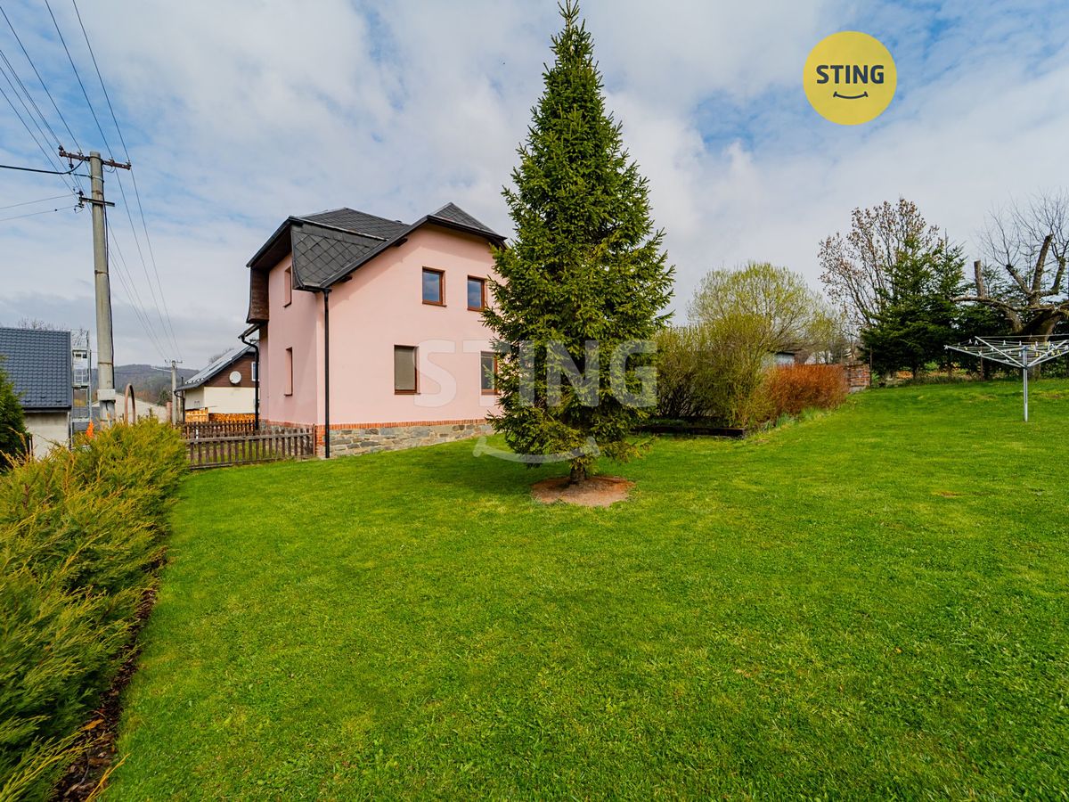 Prodej rodinného domu 219 m², pozemek 1354 m²