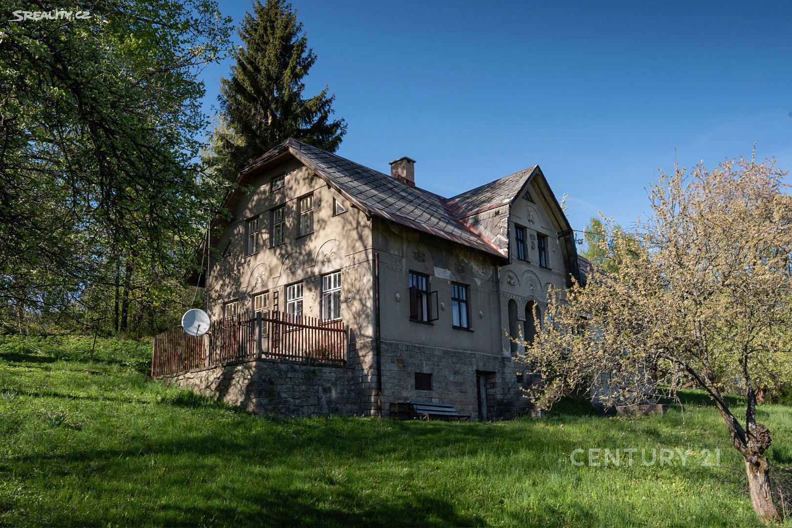 Prodej  rodinného domu 488 m², pozemek 1 781 m², okres Jablonec nad Nisou
