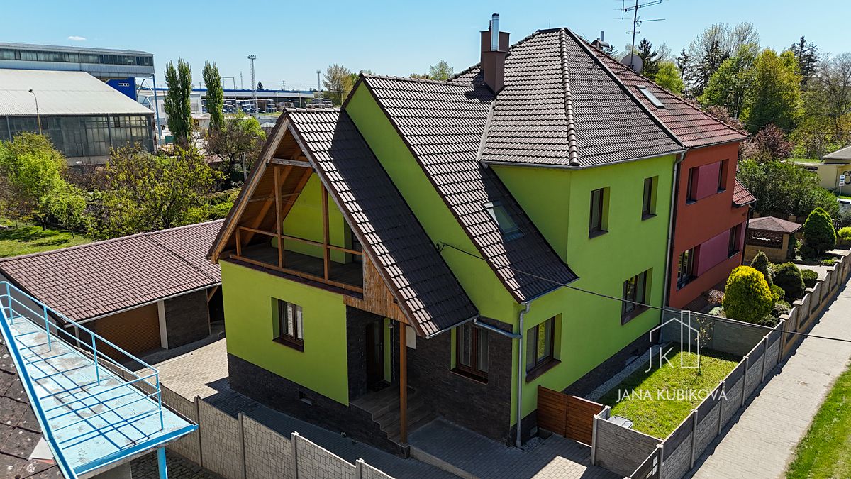 Prodej rodinného domu 336 m², pozemek 1199 m²
