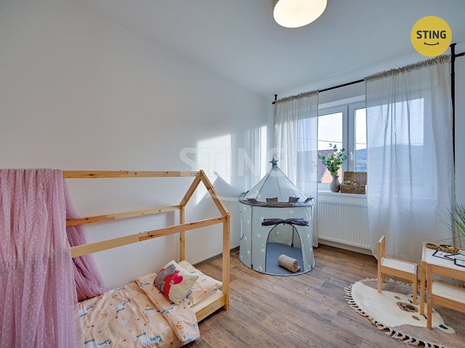 Prodej rodinného domu 270 m², pozemek 615 m² – fotografie 3