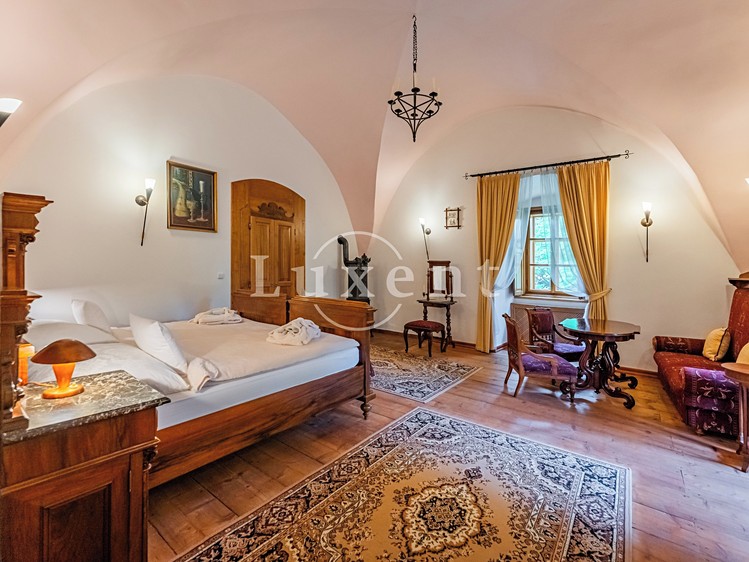 Комерційне приміщення на продаж, 2 500 м² (13 з 40)