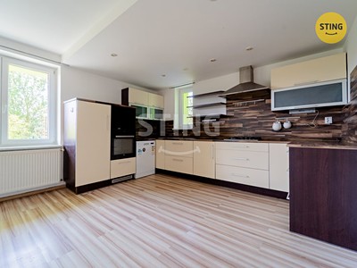 Prodej  rodinného domu 279 m², pozemek 499 m² — photo 3
