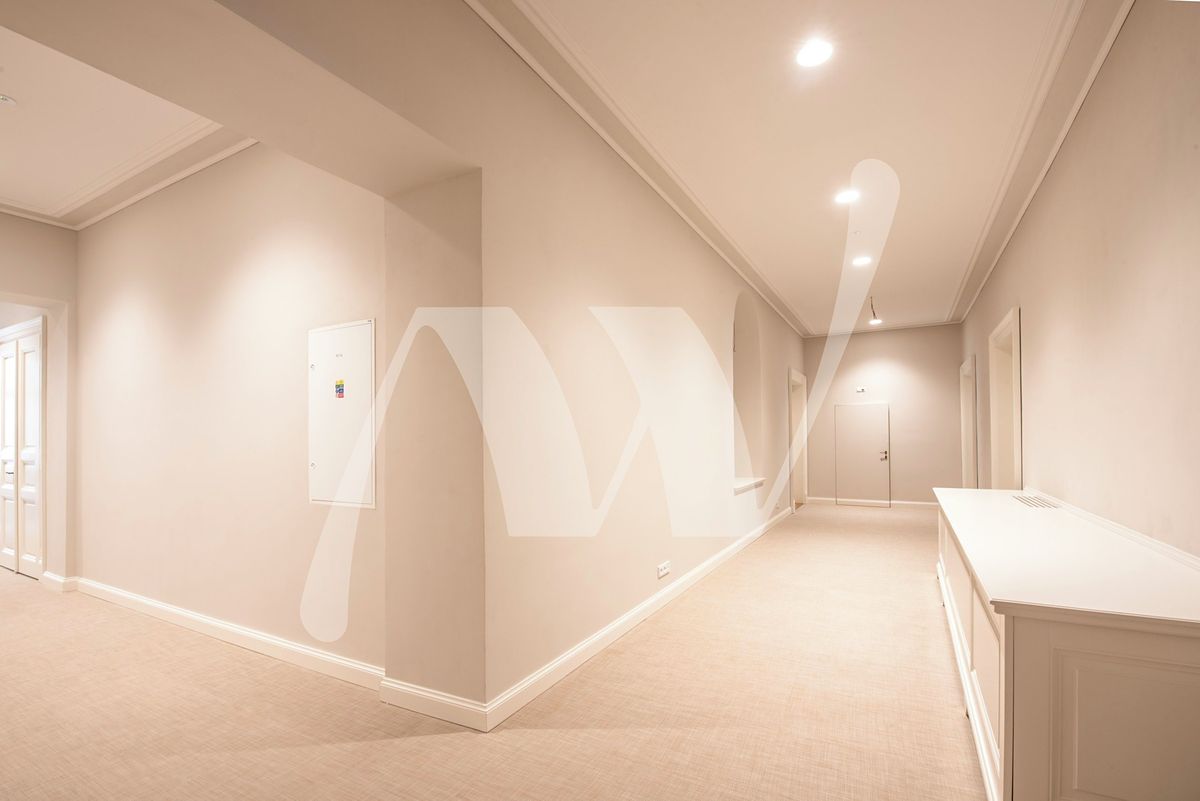Pronájem kanceláře 409 m² – fotografie 5