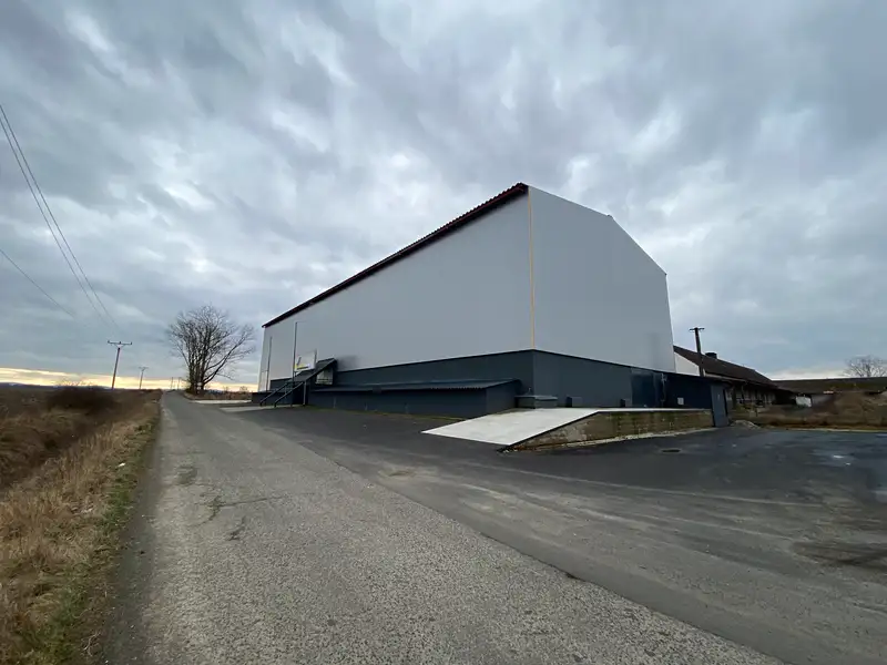Pronájem skladového prostoru 1126 m², Cheb – náhled fotky 1