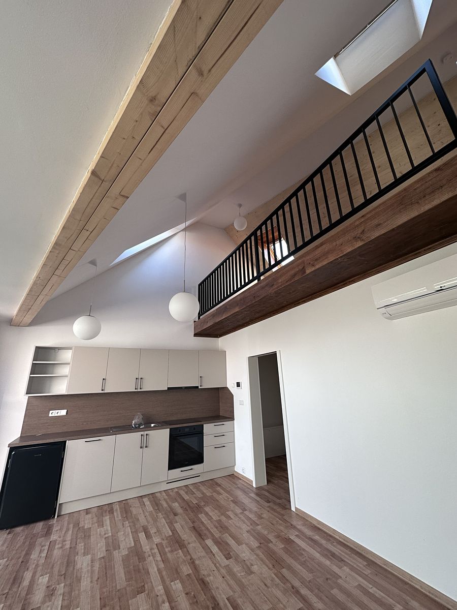 Pronájem bytu 2+kk 62 m² – fotografie 2
