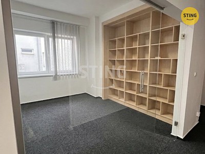 Pronájem kanceláře 180 m² — photo 2