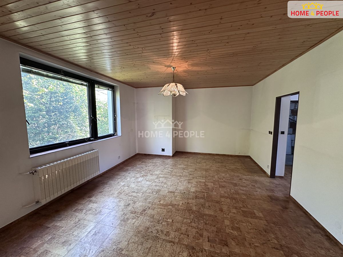 Prodej rodinného domu 273 m², pozemek 682 m² – fotografie 5