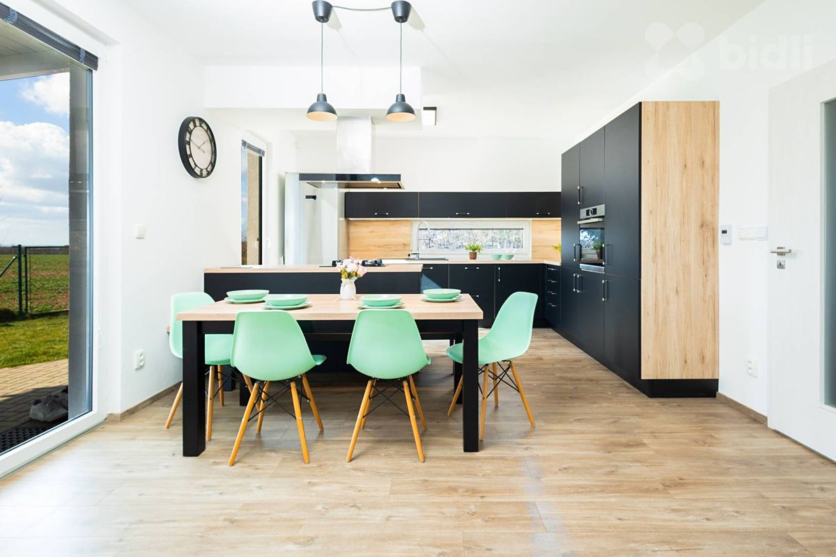 Prodej rodinného domu 178 m², pozemek 997 m² – fotografie 4