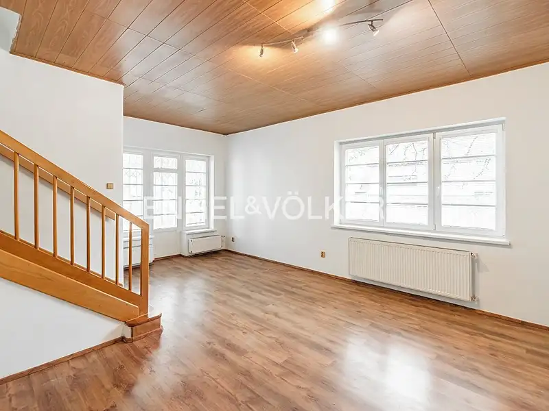 Pronájem vily 214 m2, pozemek 292 m2