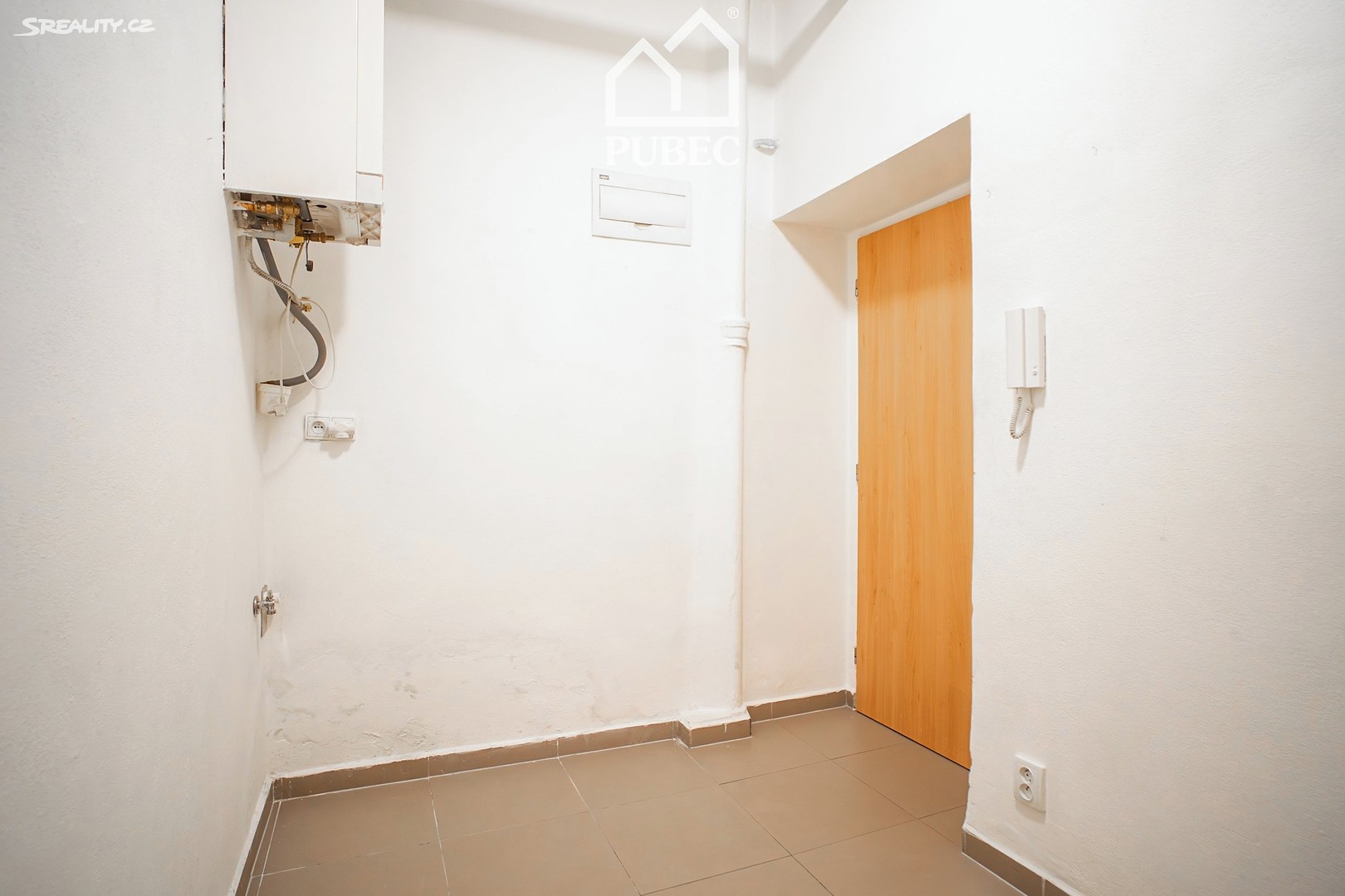 Pronájem bytu 1+1 48 m² - Więcej
