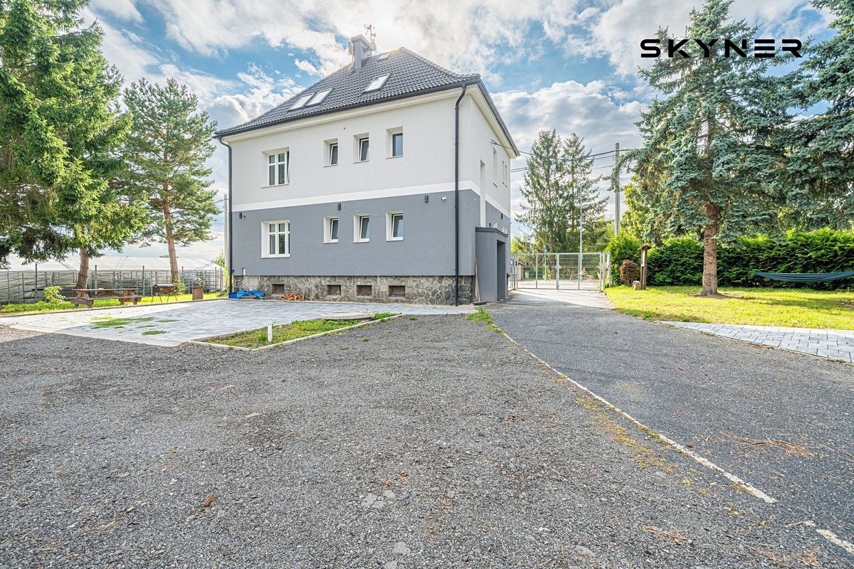 Prodej rodinného domu 276 m², pozemek 895 m² – fotografie 5