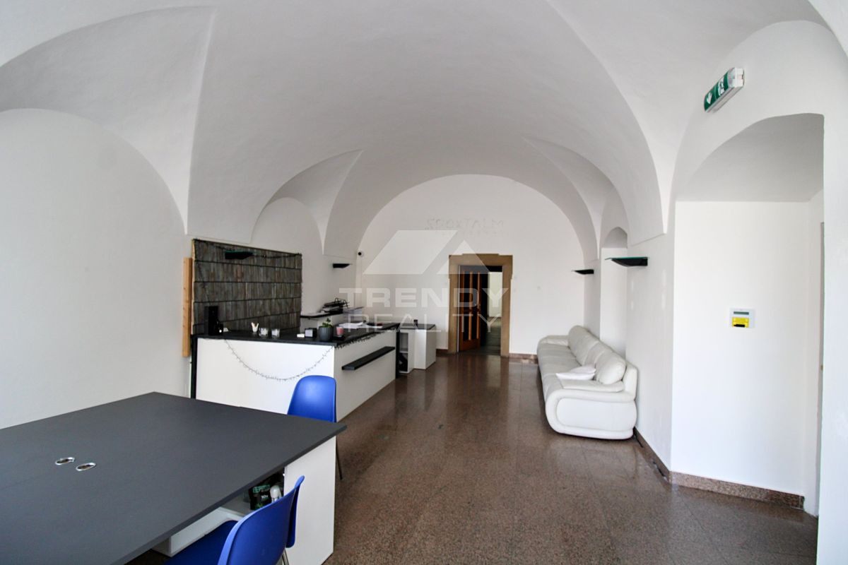 Pronájem obchodního prostoru 121 m² – fotografie 4