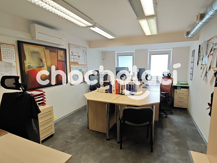 Комерційне приміщення на продаж, 157 м² (33 з 47)