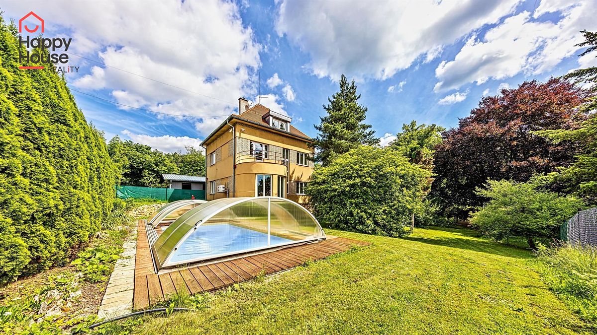 Prodej rodinného domu 250 m², pozemek 1400 m² – fotografie 2