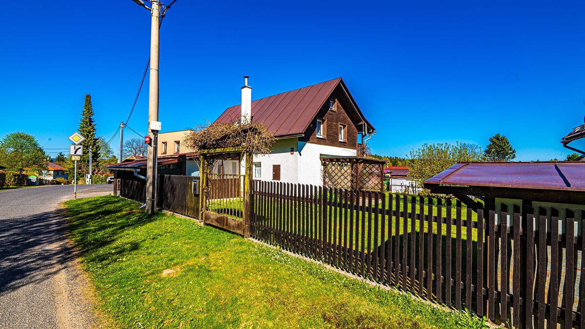 Prodej rodinného domu 90 m², pozemek 359 m²