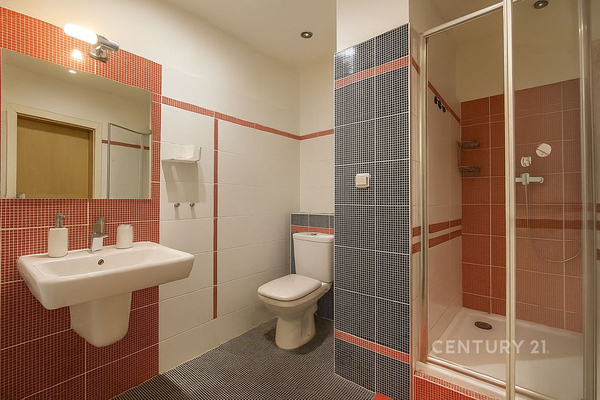 Pronájem bytu 1+kk 28 m² – fotografie 3