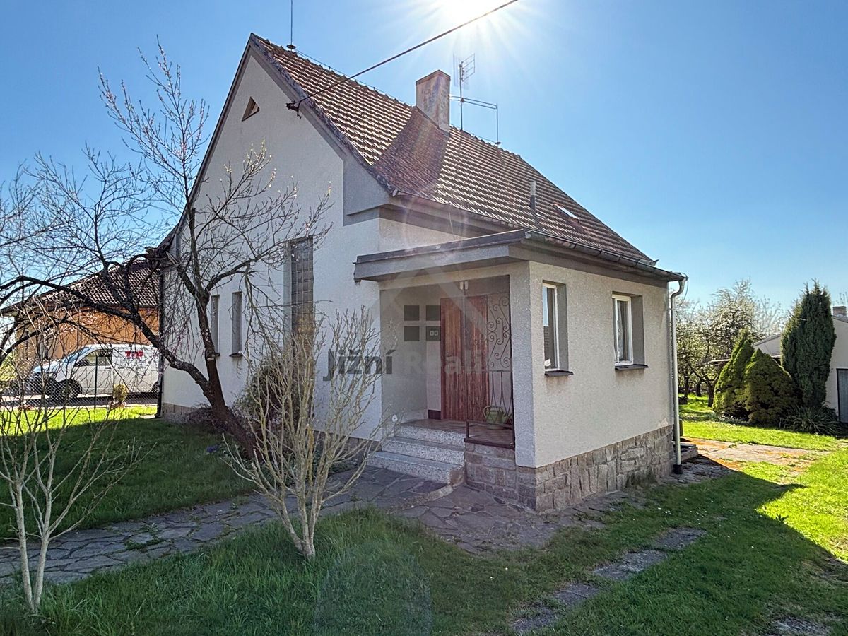 Prodej rodinného domu 180 m², pozemek 1010 m² – fotografie 3
