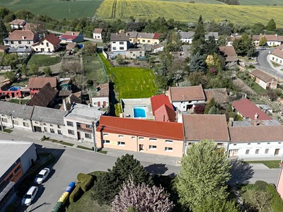 Prodej  rodinného domu 702 m², pozemek 1 480 m² — photo 2