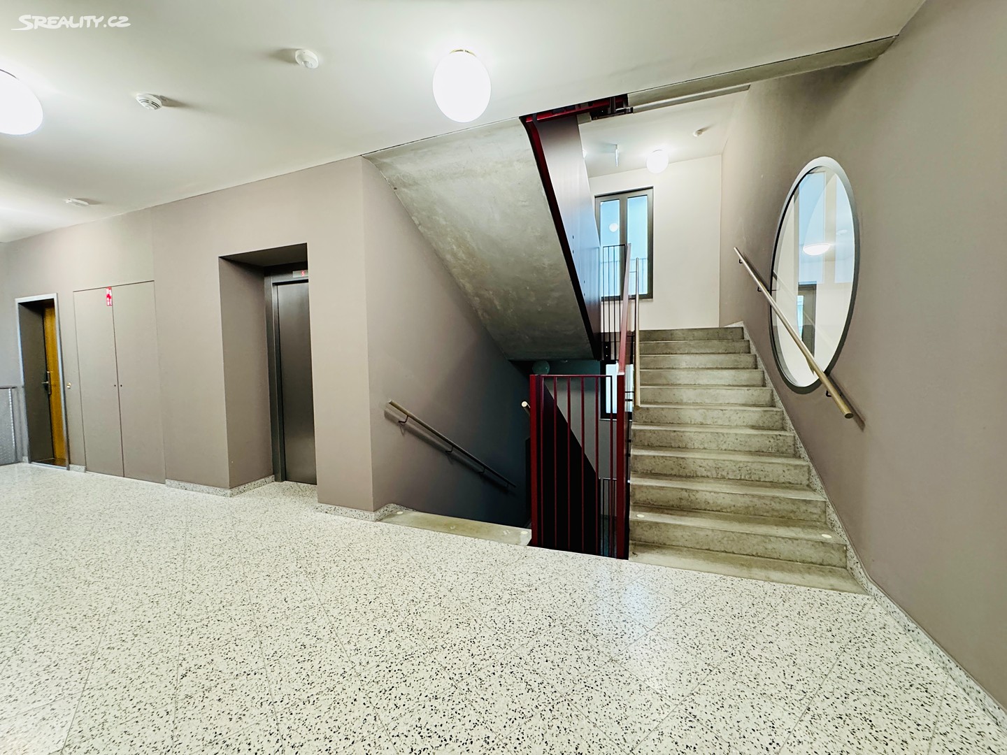 Prodej bytu 2+kk 57 m² (Jednopodlažní) - View 3