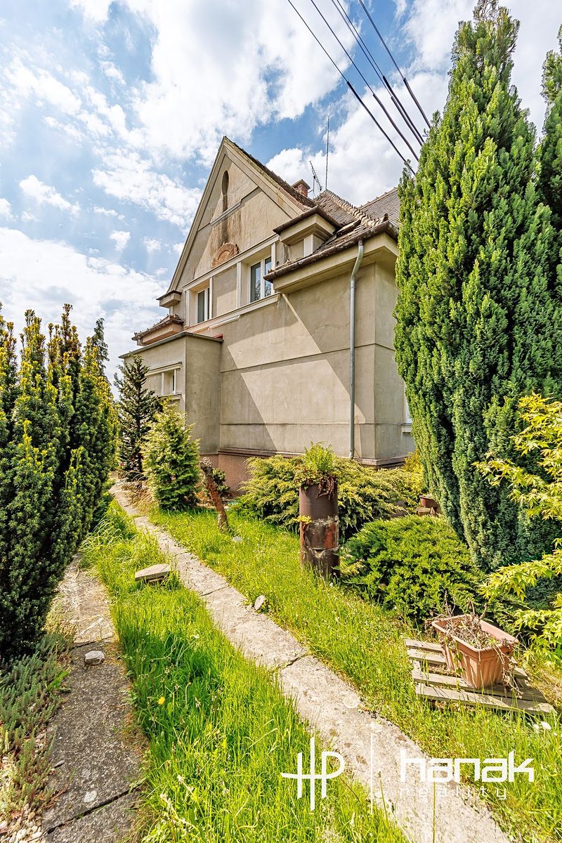 Prodej rodinného domu 253 m², pozemek 615 m² – fotografie 4