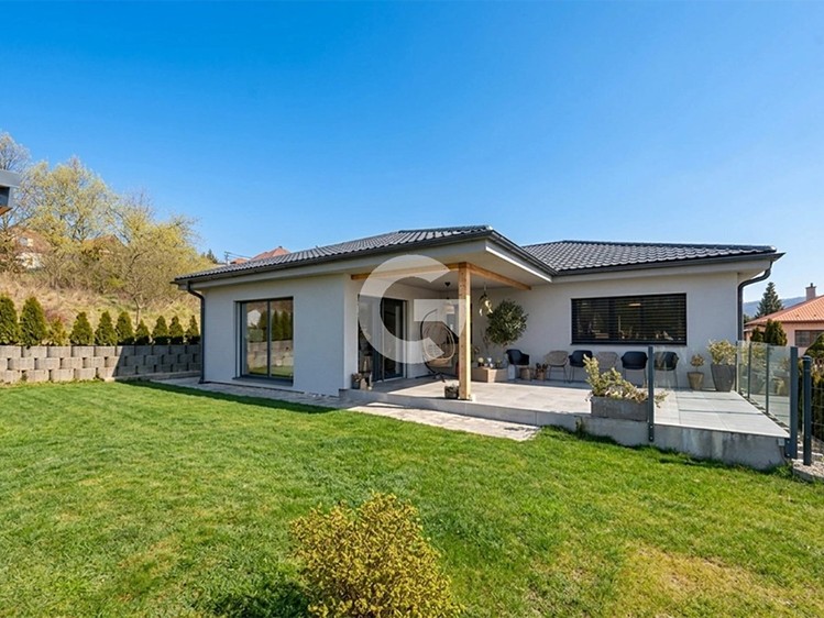 Haus zum Kauf, 144 m² (2 von 20)