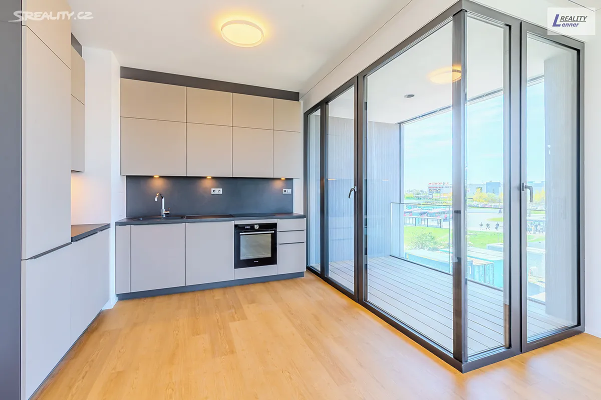 Pronájem bytu 2+kk 57 m², Praha