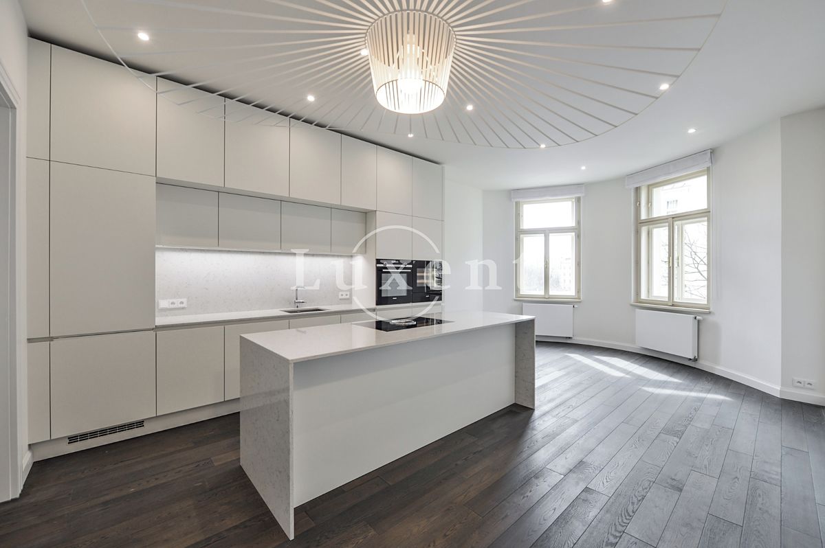 Pronájem bytu 4+kk 137 m²
